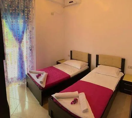 O-cyaneaalb Apartment
