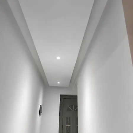 O-cyaneaalb Apartment Vlore