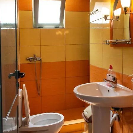 Apartment O-cyaneaalb *