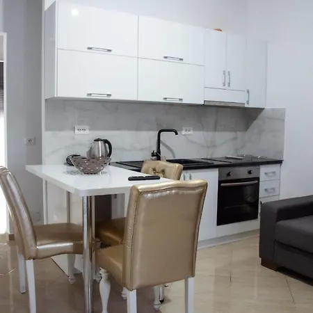 O-cyaneaalb Apartment *