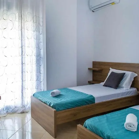 Apartment O-cyaneaalb *