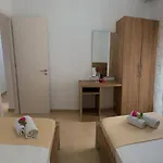 O-cyaneaalb Vlorë