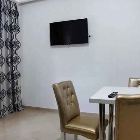 O-cyaneaalb Apartment Vlore
