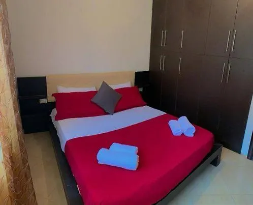 Apartment O-cyaneaalb