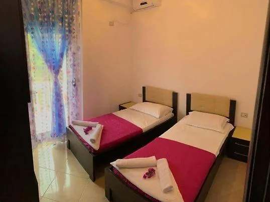 O-cyaneaalb Apartment