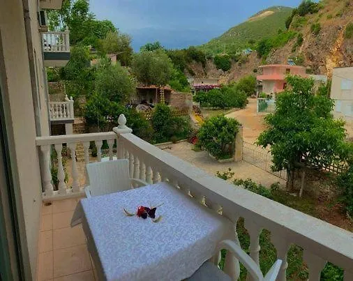 O-cyaneaalb Apartment *