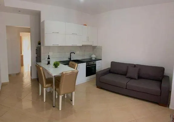 O-cyaneaalb Apartment Vlorë