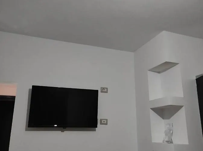 Apartment O-cyaneaalb *