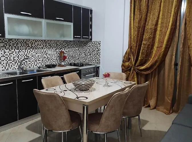 O-cyaneaalb Apartment Vlore