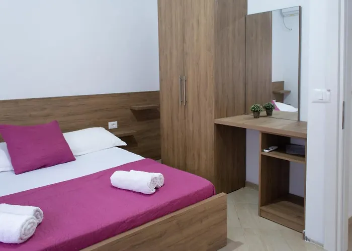 Apartment O-cyaneaalb *