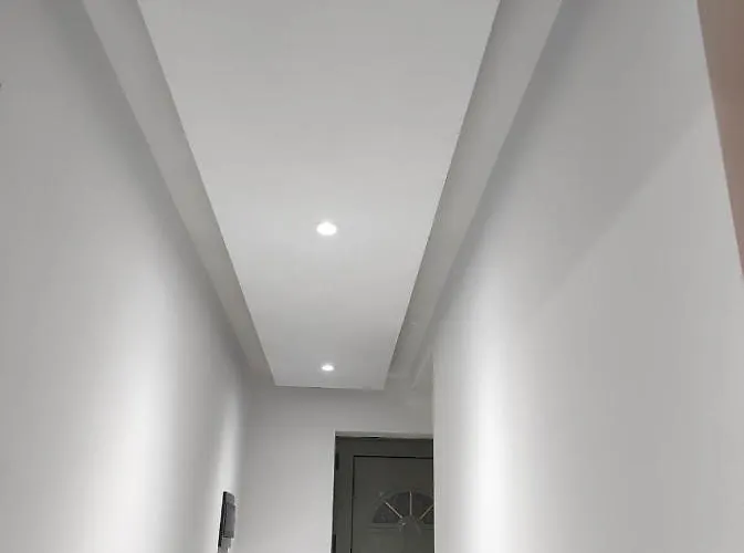 O-cyaneaalb Apartment Vlore