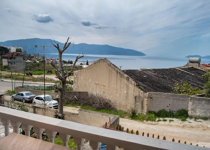 O-cyaneaalb * Vlorë