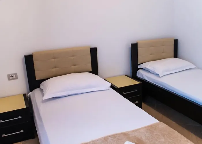 O-cyaneaalb Apartment Vlore