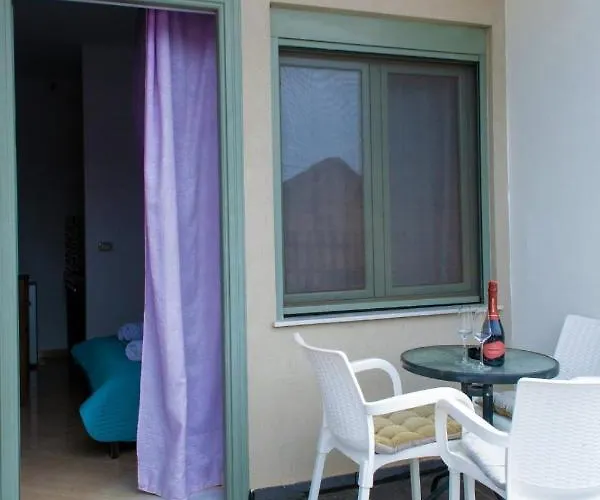 O-cyaneaalb Apartament